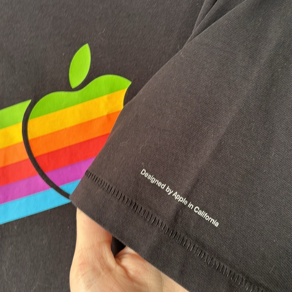 Apple Store Shirt - Picture 3 of 5